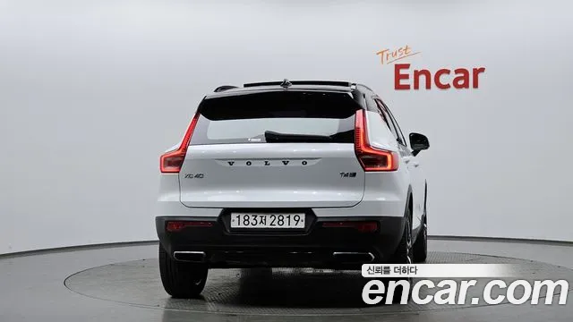 Volvo XC40 2020 — фото 4