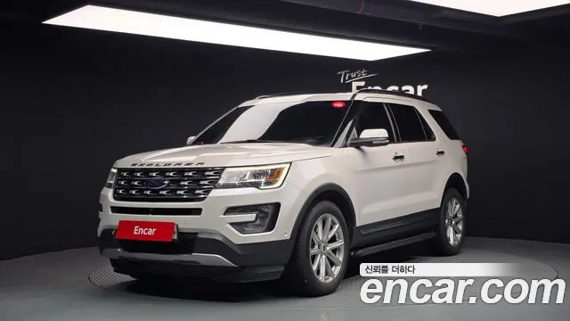 Ford Explorer 2017 — фото 1