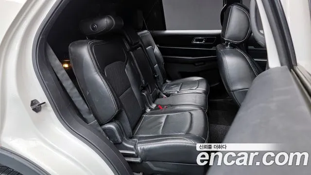 Ford Explorer 2017 — фото 12