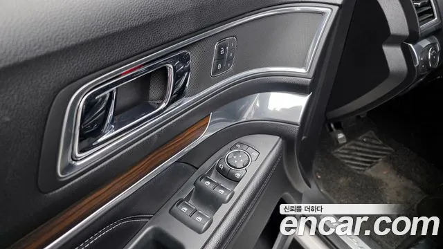 Ford Explorer 2017 — фото 18