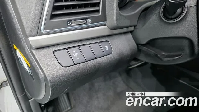 Hyundai AVANTE 2016 — фото 16