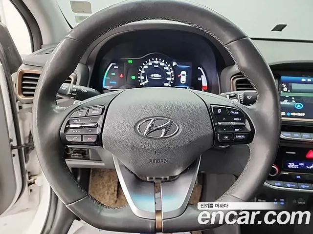 Hyundai Ioniq 2017 — фото 9