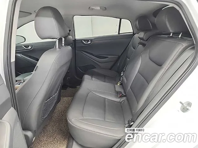 Hyundai Ioniq 2017 — фото 12