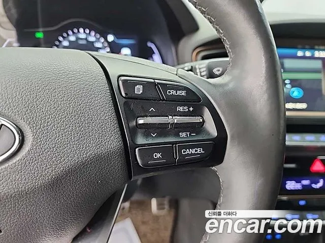 Hyundai Ioniq 2017 — фото 17