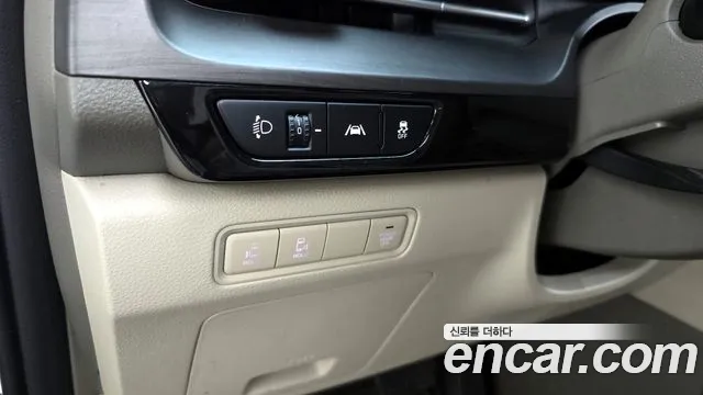 Kia Canival 2021 — фото 18