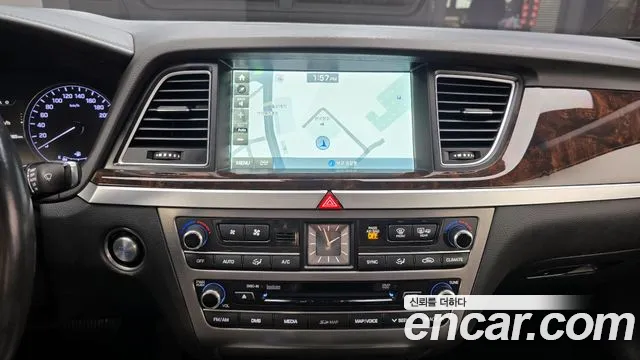 Hyundai Genesis 2016 — фото 15