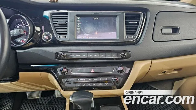Kia Canival 2018 — фото 15