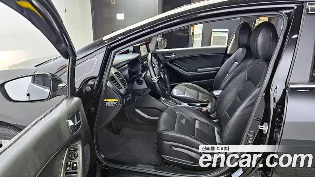 Kia K3 2015 — фото 12