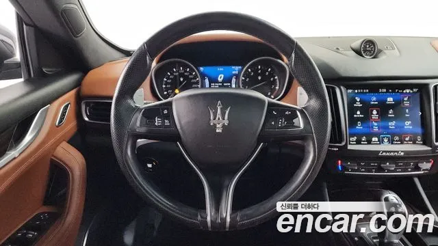 Maserati Levante 2018 — фото 13