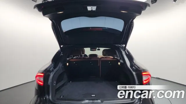 Maserati Levante 2018 — фото 20