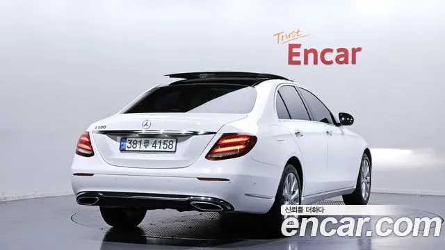 Mercedes-Benz E-Class 2017 — фото 2