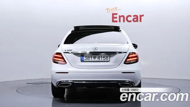 Mercedes-Benz E-Class 2017 — фото 4