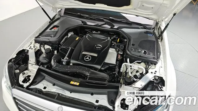 Mercedes-Benz E-Class 2017 — фото 6