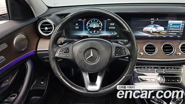 Mercedes-Benz E-Class 2017 — фото 13