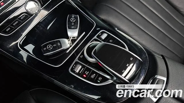 Mercedes-Benz E-Class 2017 — фото 16