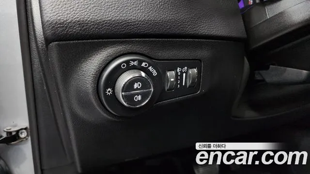 Jeep Compass 2018 — фото 14