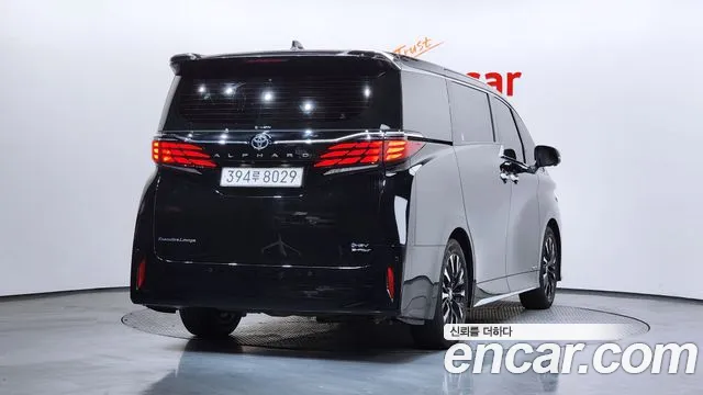 Toyota Alphard 2024 — фото 2