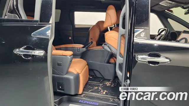 Toyota Alphard 2024 — фото 12