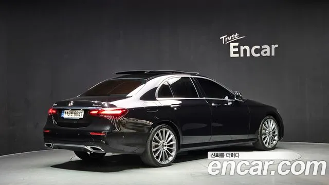 Mercedes-Benz E-Class 2022 — фото 2