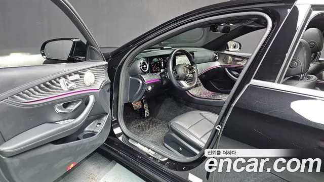 Mercedes-Benz E-Class 2022 — фото 10