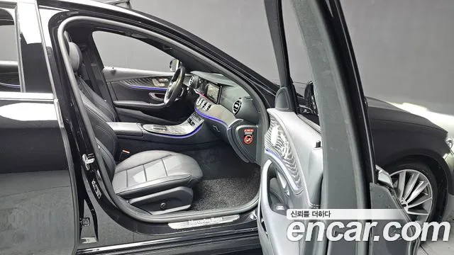 Mercedes-Benz E-Class 2022 — фото 11