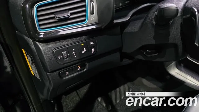 Kia Niro 2019 — фото 16