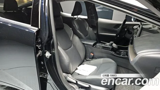 Toyota Prius 2024 — фото 10