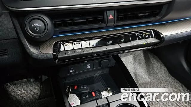 Toyota Prius 2024 — фото 17