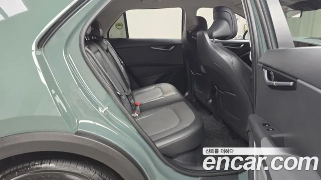 Kia Niro 2023 — фото 12
