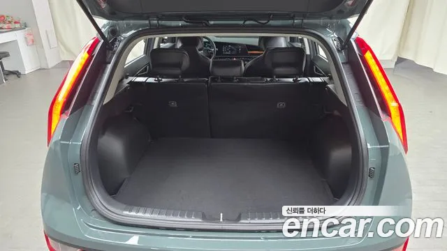 Kia Niro 2023 — фото 20