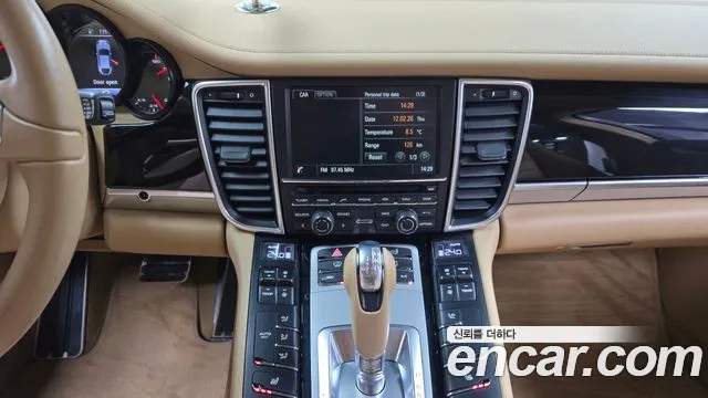 Porsche Panamera 2015 — фото 14