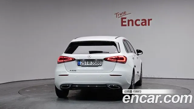 Mercedes-Benz A-Class 2022 — фото 3