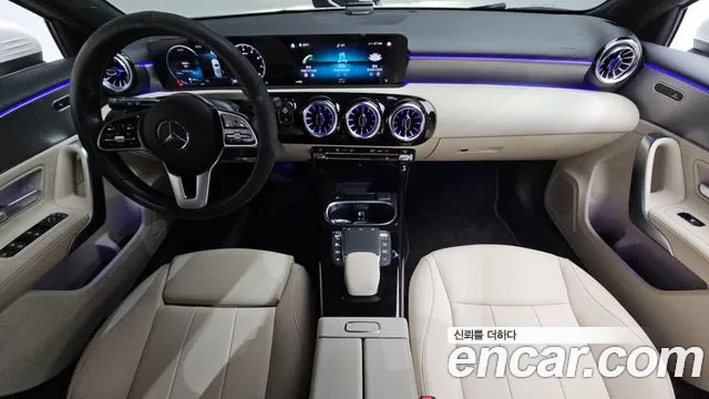 Mercedes-Benz A-Class 2022 — фото 6