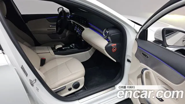 Mercedes-Benz A-Class 2022 — фото 9