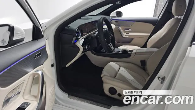 Mercedes-Benz A-Class 2022 — фото 10
