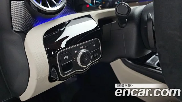 Mercedes-Benz A-Class 2022 — фото 17