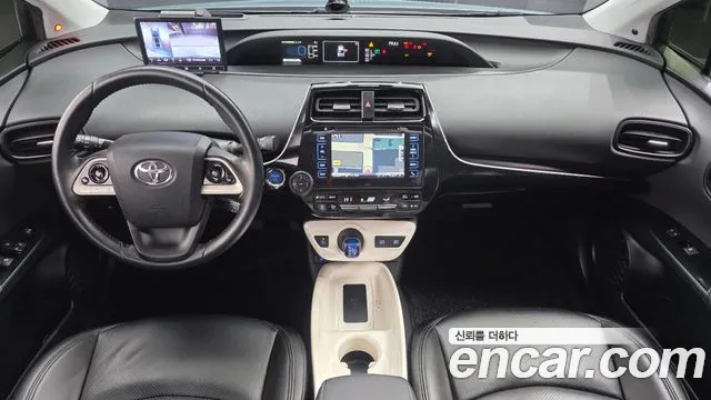 Toyota Prius 2016 — фото 7