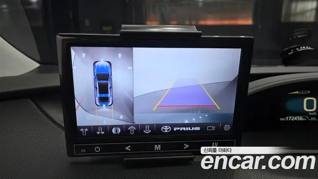 Toyota Prius 2016 — фото 17
