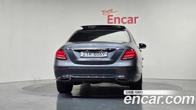 Mercedes-Benz E-Class 2019 — фото 4