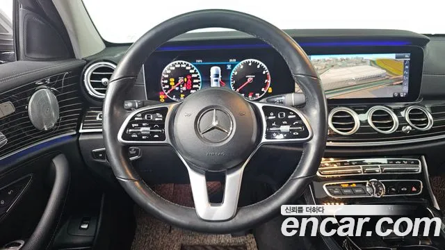 Mercedes-Benz E-Class 2019 — фото 13