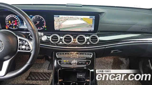 Mercedes-Benz E-Class 2019 — фото 14