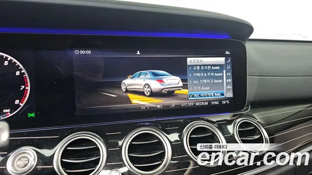 Mercedes-Benz E-Class 2019 — фото 16