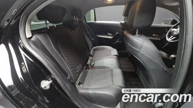 Mercedes-Benz A-Class 2020 — фото 13