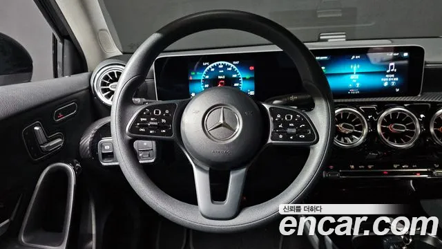 Mercedes-Benz A-Class 2020 — фото 14