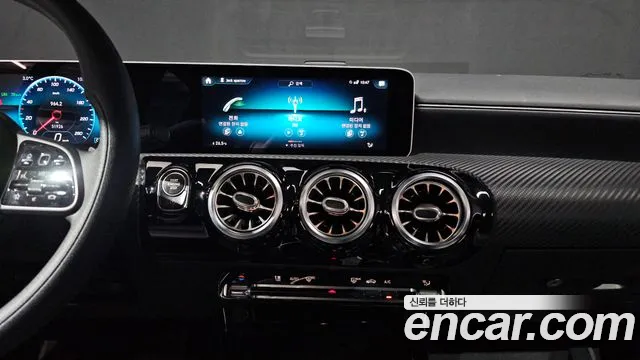 Mercedes-Benz A-Class 2020 — фото 15