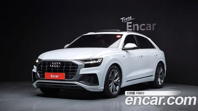 Audi Q8 2020 — фото 1