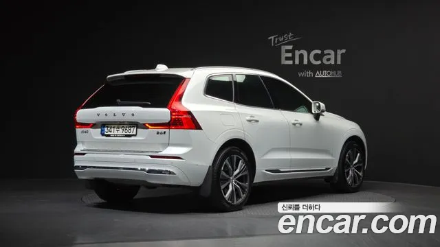 Volvo XC60 2022 — фото 2