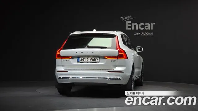 Volvo XC60 2022 — фото 4