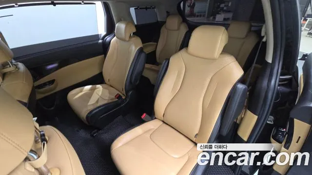 Kia Canival 2021 — фото 12
