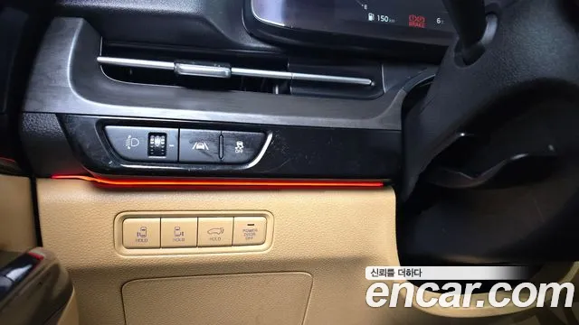 Kia Canival 2021 — фото 17